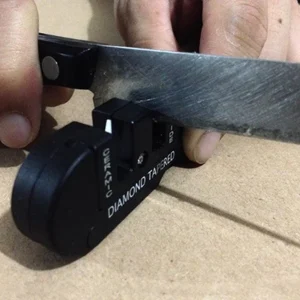 Sharpening a knife using Carbide sharpener