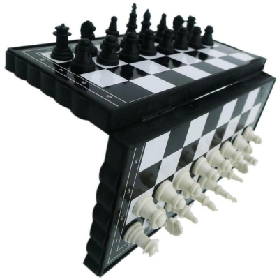 folding magnetic chess set