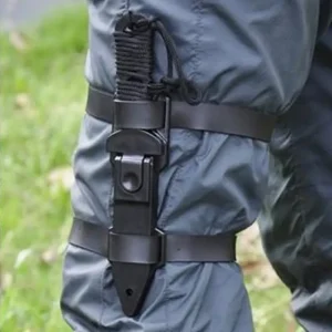 knife strapped to leg