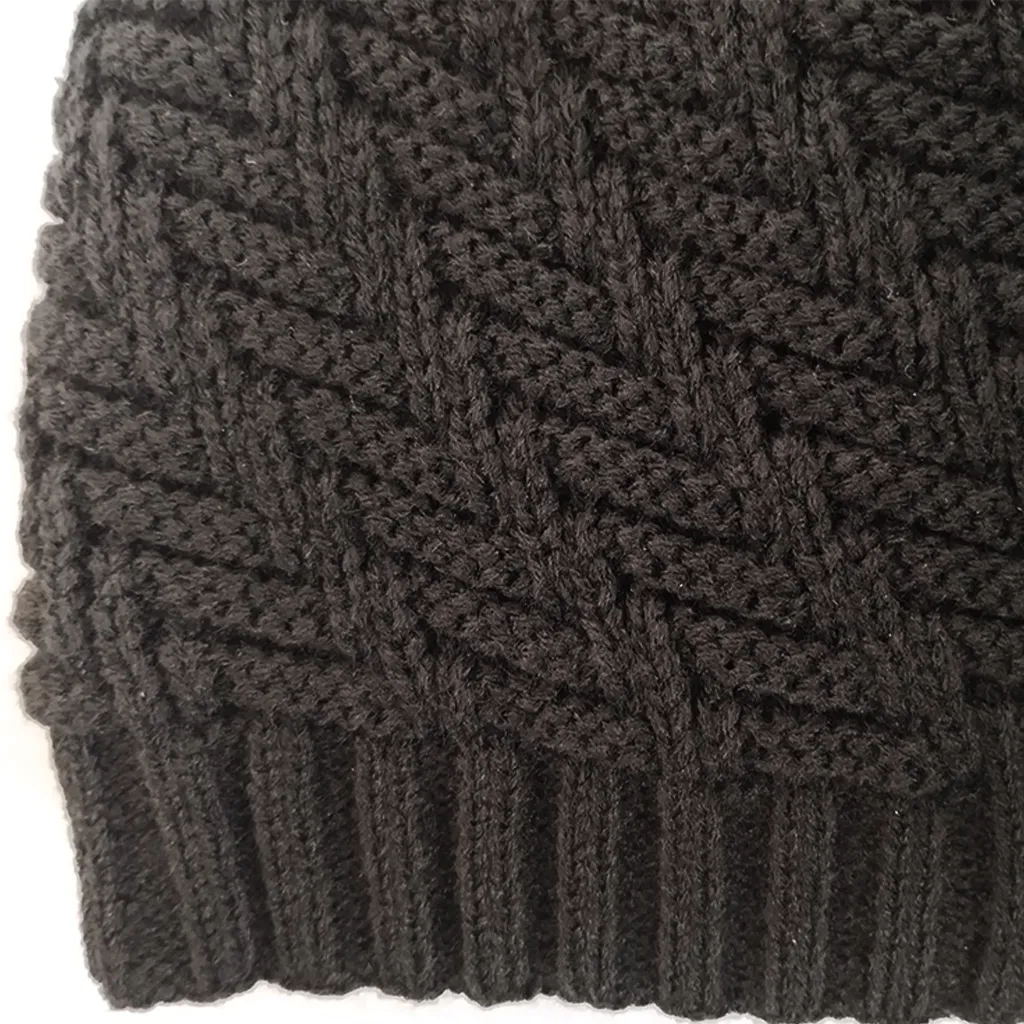 close up of acyrlic beanie knitted pattern
